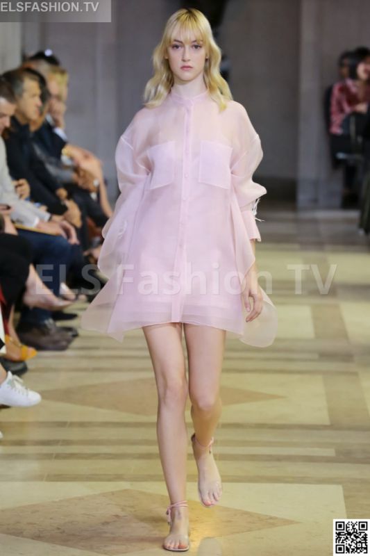 Carolina Herrera SS 2016 NYFW access to view full gallery. #CarolinaHerrera #nyfw15 Carolina Herrera SS 2016 NYFW access to view full gallery. #CarolinaHerrera #nyfw15