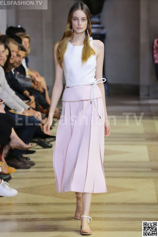 Carolina Herrera SS 2016 NYFW access to view full gallery. #CarolinaHerrera #nyfw15