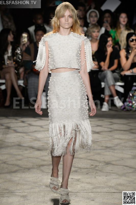 Christian Siriano SS 2016 NYFW access to view full gallery. #ChristianSiriano #nyfw15
