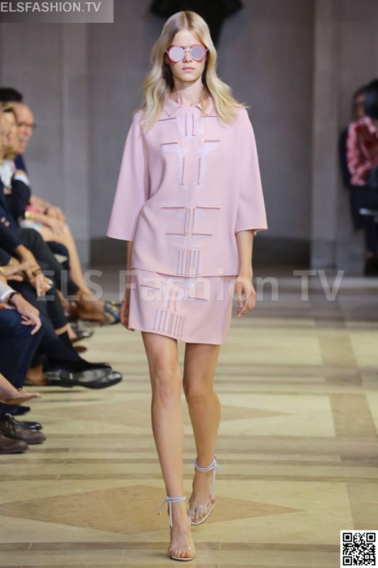 Carolina Herrera SS 2016 NYFW access to view full gallery. #CarolinaHerrera #nyfw15 Carolina Herrera SS 2016 NYFW access to view full gallery. #CarolinaHerrera #nyfw15