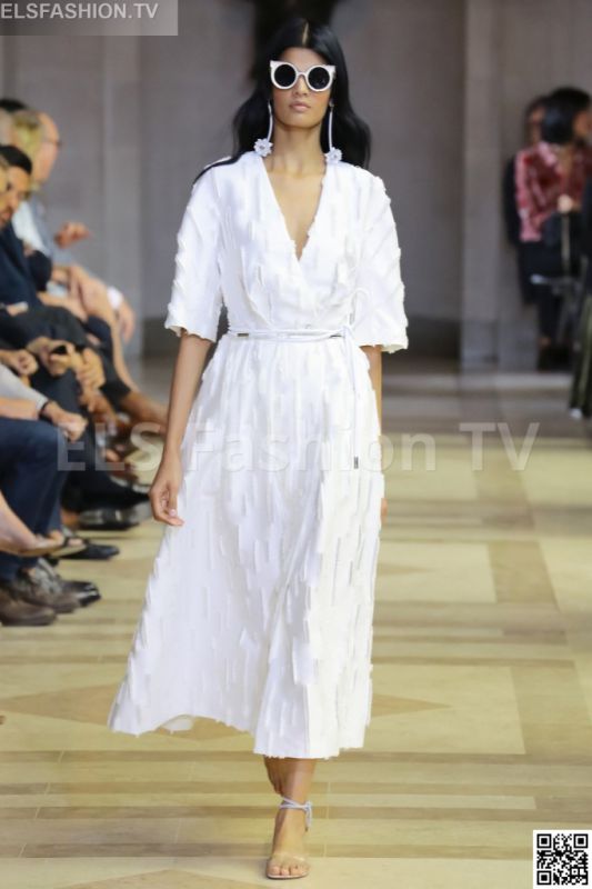 Carolina Herrera SS 2016 NYFW access to view full gallery. #CarolinaHerrera #nyfw15 Carolina Herrera SS 2016 NYFW access to view full gallery. #CarolinaHerrera #nyfw15