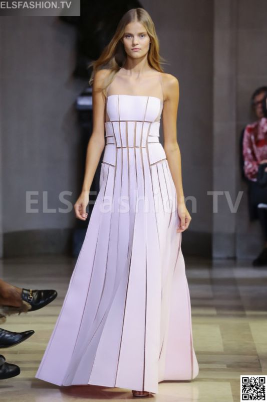 Carolina Herrera SS 2016 NYFW access to view full gallery. #CarolinaHerrera #nyfw15 Carolina Herrera SS 2016 NYFW access to view full gallery. #CarolinaHerrera #nyfw15