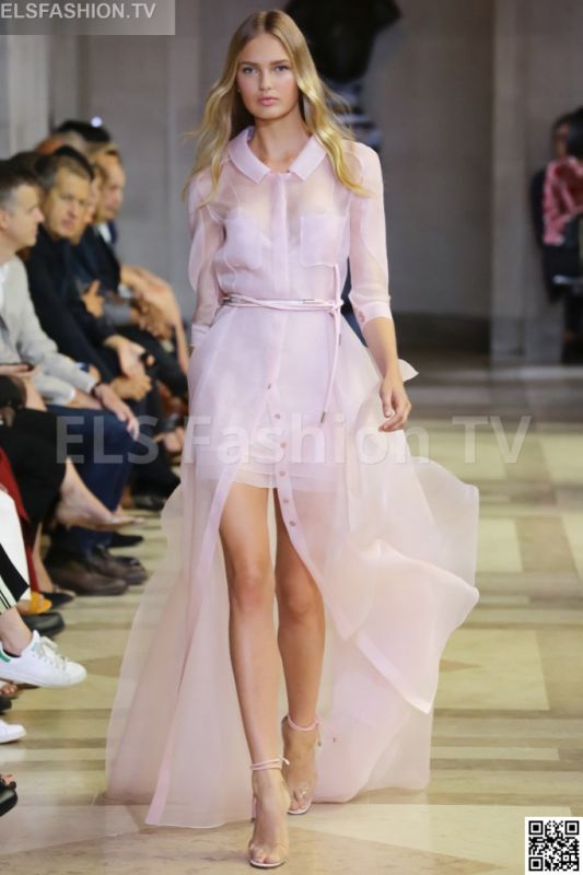 Carolina Herrera SS 2016 NYFW access to view full gallery. #CarolinaHerrera #nyfw15 Carolina Herrera SS 2016 NYFW access to view full gallery. #CarolinaHerrera #nyfw15