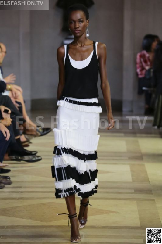 Carolina Herrera SS 2016 NYFW access to view full gallery. #CarolinaHerrera #nyfw15 Carolina Herrera SS 2016 NYFW access to view full gallery. #CarolinaHerrera #nyfw15