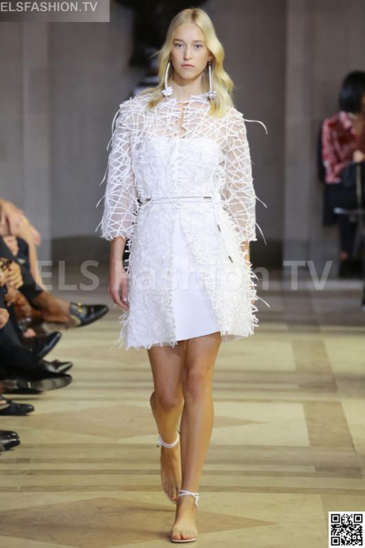 Carolina Herrera SS 2016 NYFW access to view full gallery. #CarolinaHerrera #nyfw15 Carolina Herrera SS 2016 NYFW access to view full gallery. #CarolinaHerrera #nyfw15