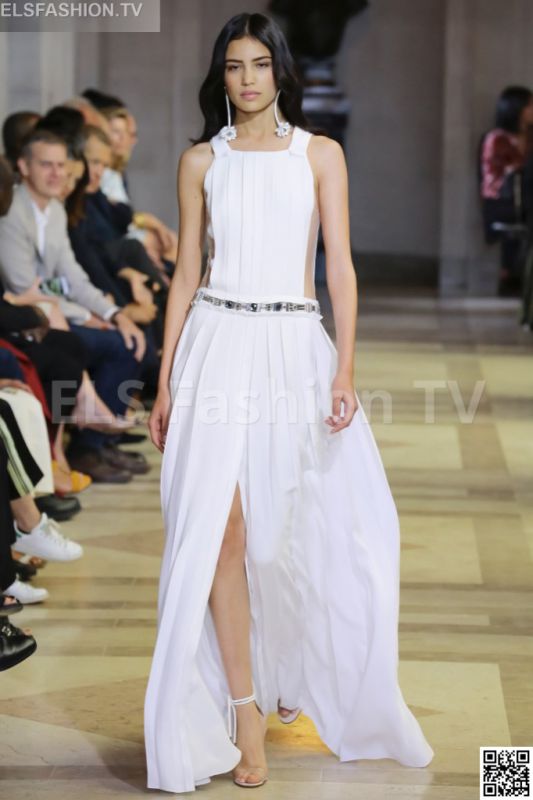 Carolina Herrera SS 2016 NYFW access to view full gallery. #CarolinaHerrera #nyfw15