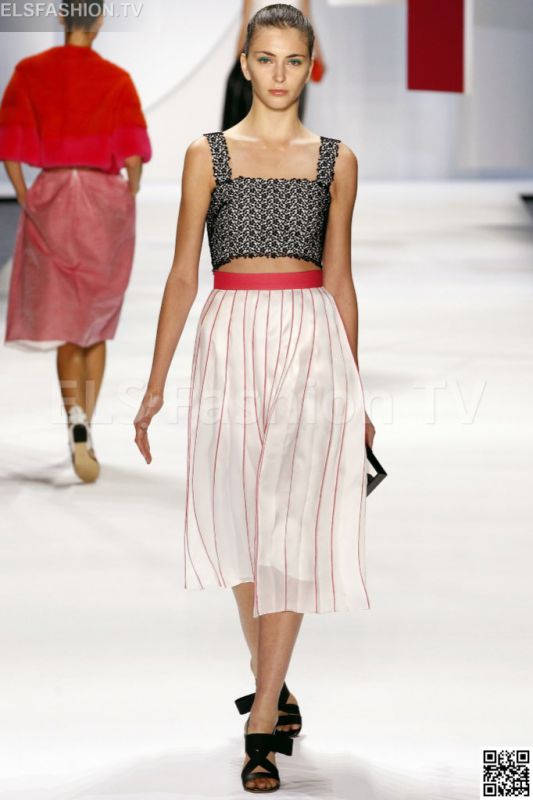 Monique Lhuillier SS 2016 NYFW access to view full gallery. #MoniqueLhuillier #nyfw15