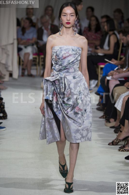 Oscar de la Renta SS 2016 NYFW access to view full gallery. #Oscardelarenta #nyfw15