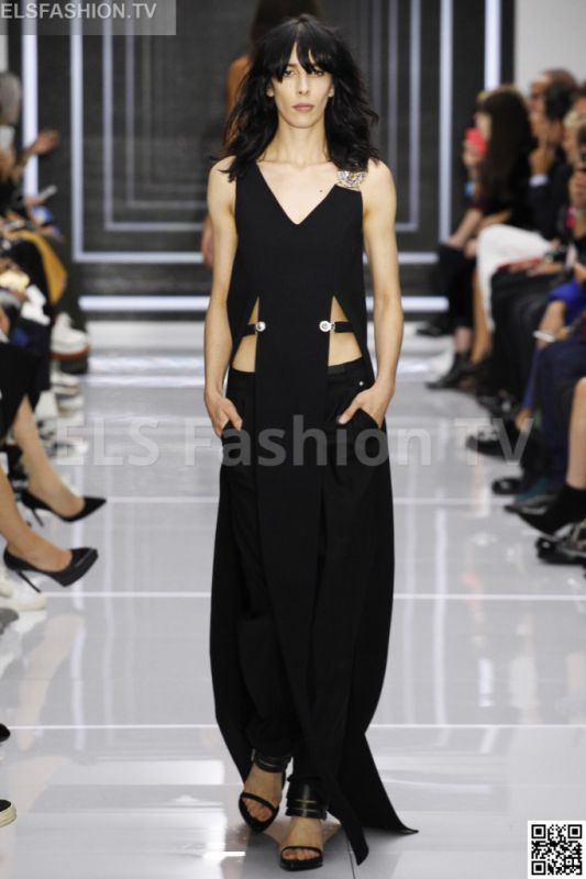 Versace versus SS 2016 LFW access to view full gallery. #Versusversace #LFW15 Versace versus SS 2016 LFW access to view full gallery. #Versusversace #LFW15