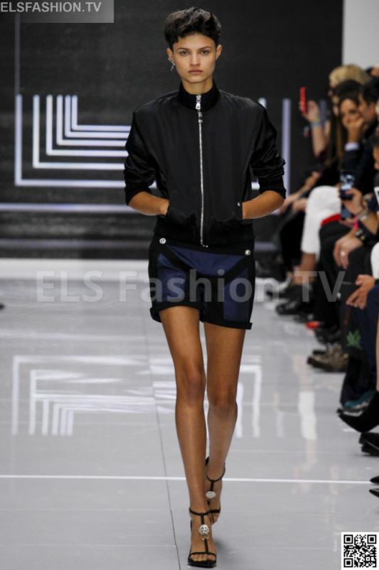 Versace versus SS 2016 LFW access to view full gallery. #Versusversace #LFW15 Versace versus SS 2016 LFW access to view full gallery. #Versusversace #LFW15