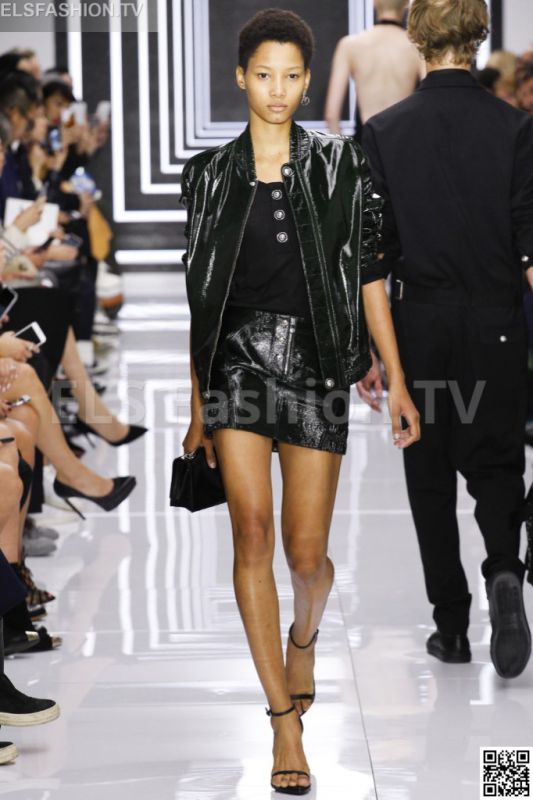 Versace versus SS 2016 LFW access to view full gallery. #Versusversace #LFW15 Versace versus SS 2016 LFW access to view full gallery. #Versusversace #LFW15