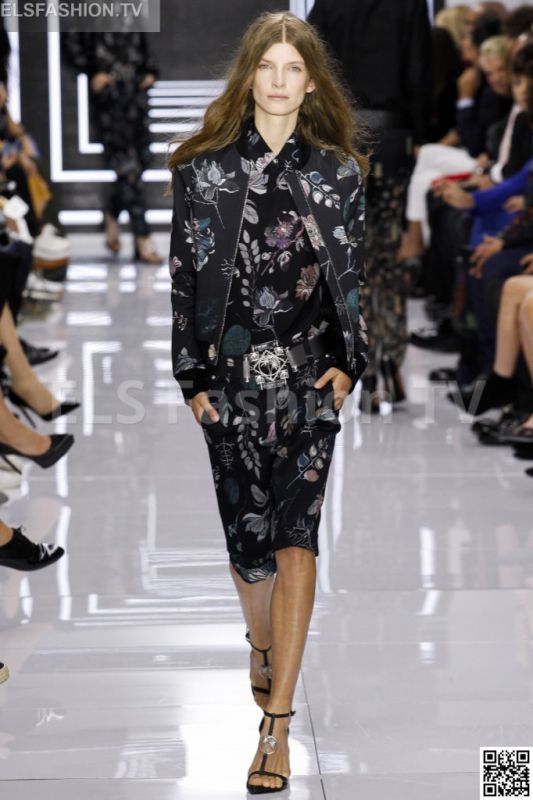 Versace versus SS 2016 LFW access to view full gallery. #Versusversace #LFW15 Versace versus SS 2016 LFW access to view full gallery. #Versusversace #LFW15