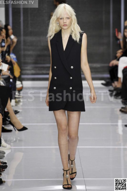 Versace versus SS 2016 LFW access to view full gallery. #Versusversace #LFW15 Versace versus SS 2016 LFW access to view full gallery. #Versusversace #LFW15