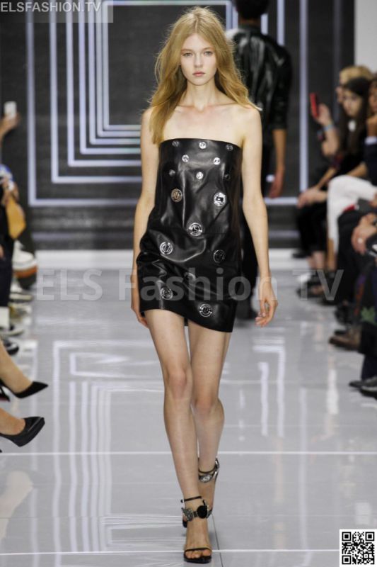 Versace versus SS 2016 LFW access to view full gallery. #Versusversace #LFW15