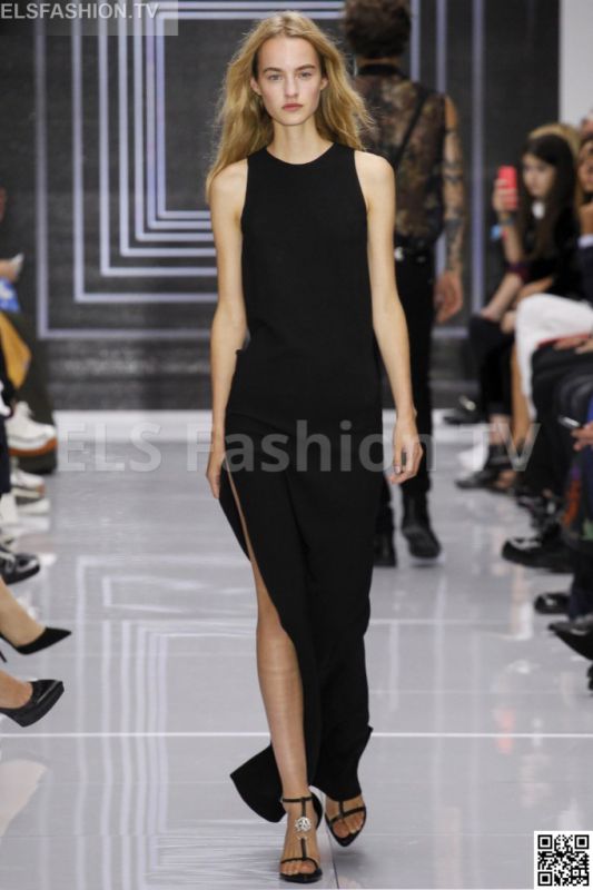 Versace versus SS 2016 LFW access to view full gallery. #Versusversace #LFW15 Versace versus SS 2016 LFW access to view full gallery. #Versusversace #LFW15