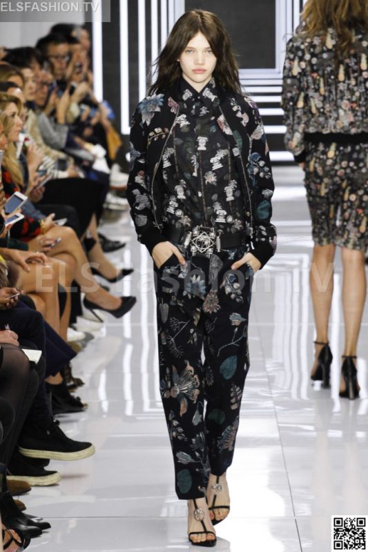 Versace versus SS 2016 LFW access to view full gallery. #Versusversace #LFW15 Versace versus SS 2016 LFW access to view full gallery. #Versusversace #LFW15