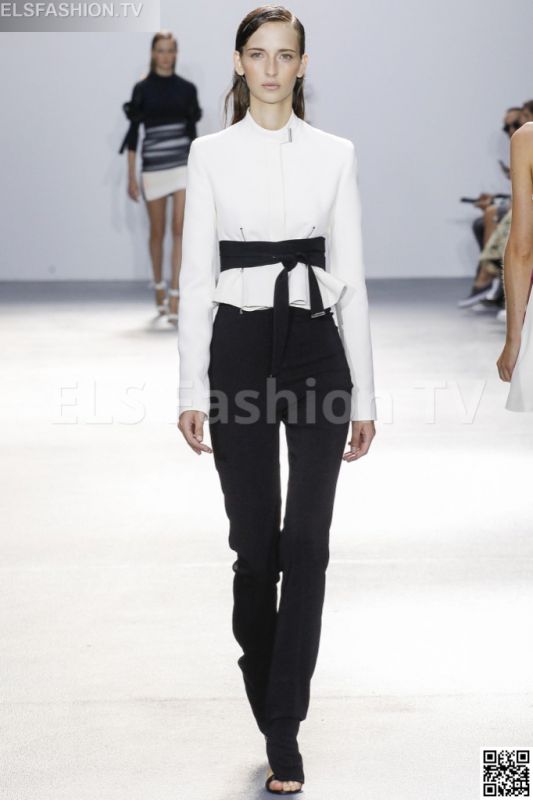 David Koma SS 2016 LFW access to view full gallery. #Davidkoma #LFW15