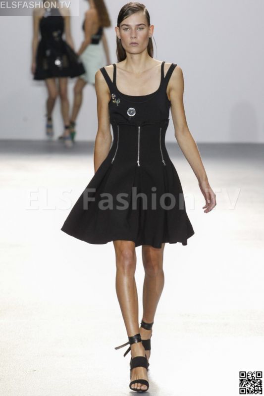 David Koma SS 2016 LFW access to view full gallery. #Davidkoma #LFW15