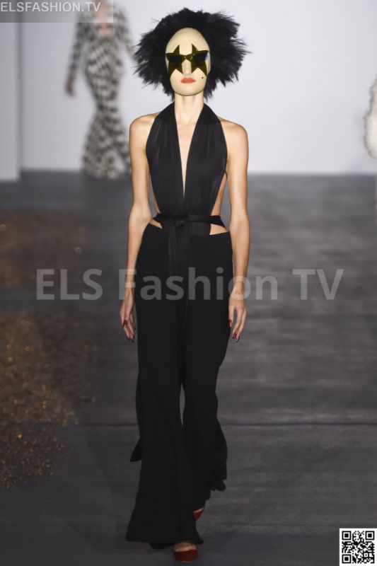 Gareth Pugh SS 2016 LFW access to view full gallery. #Garethpugh #LFW15