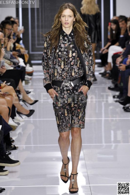 Versace versus SS 2016 LFW access to view full gallery. #Versusversace #LFW15 Versace versus SS 2016 LFW access to view full gallery. #Versusversace #LFW15
