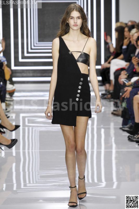 Versace versus SS 2016 LFW access to view full gallery. #Versusversace #LFW15