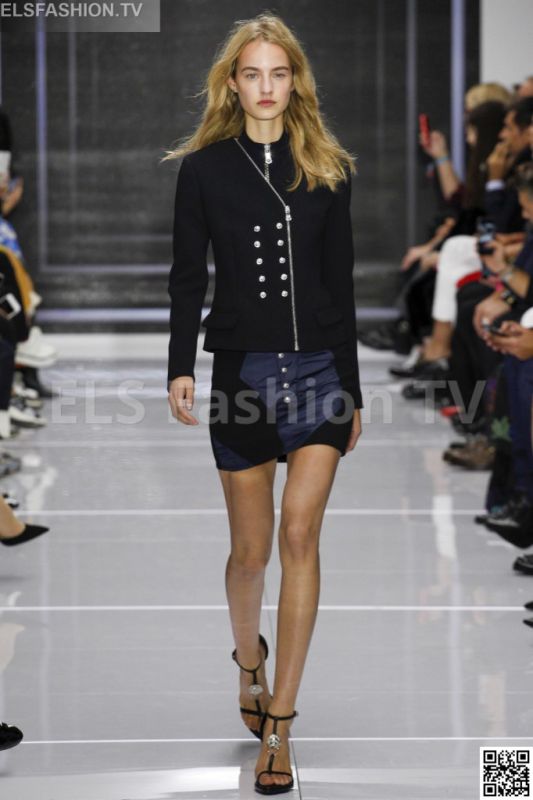 Versace versus SS 2016 LFW access to view full gallery. #Versusversace #LFW15 Versace versus SS 2016 LFW access to view full gallery. #Versusversace #LFW15