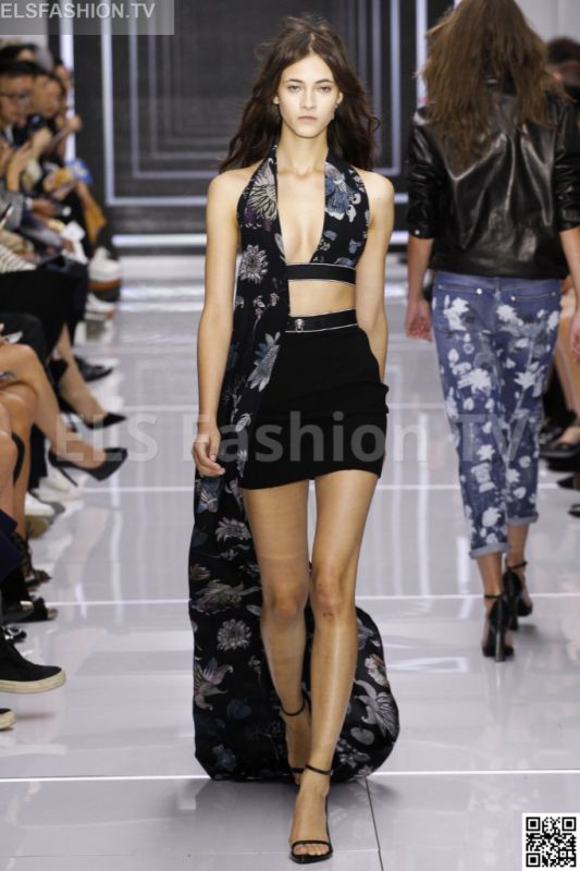 Versace versus SS 2016 LFW access to view full gallery. #Versusversace #LFW15 Versace versus SS 2016 LFW access to view full gallery. #Versusversace #LFW15