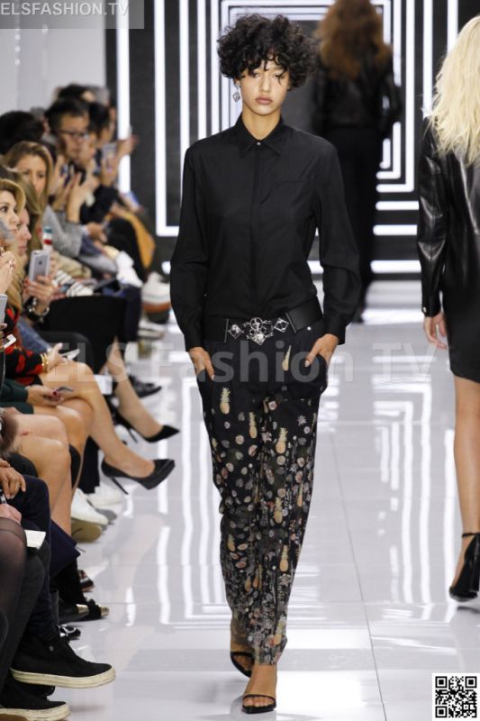Versace versus SS 2016 LFW access to view full gallery. #Versusversace #LFW15 Versace versus SS 2016 LFW access to view full gallery. #Versusversace #LFW15