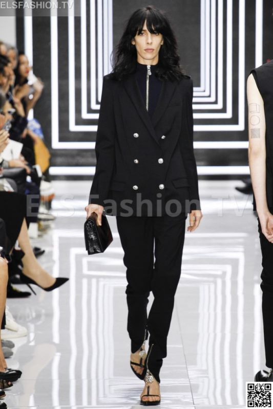 Versace versus SS 2016 LFW access to view full gallery. #Versusversace #LFW15 Versace versus SS 2016 LFW access to view full gallery. #Versusversace #LFW15