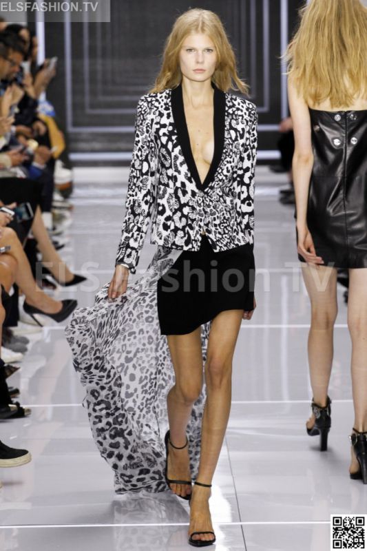 Versace versus SS 2016 LFW access to view full gallery. #Versusversace #LFW15