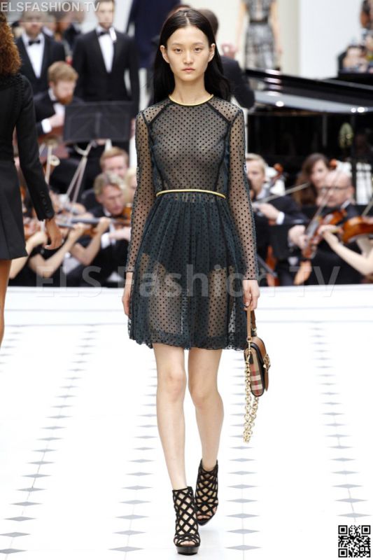 Burberry Prorsum SS 2016 LFW access to view full gallery. #BurberryProrsum #LFW15