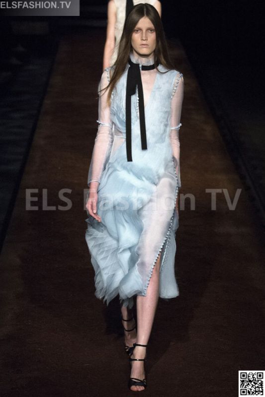 Erdem SS 2016 LFW access to view full gallery. #Erdem #LFW15