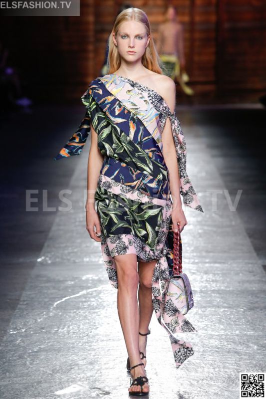 Emilio Pucci SS 2016 MFW access to view full gallery. #Emiliopucci #MFW15