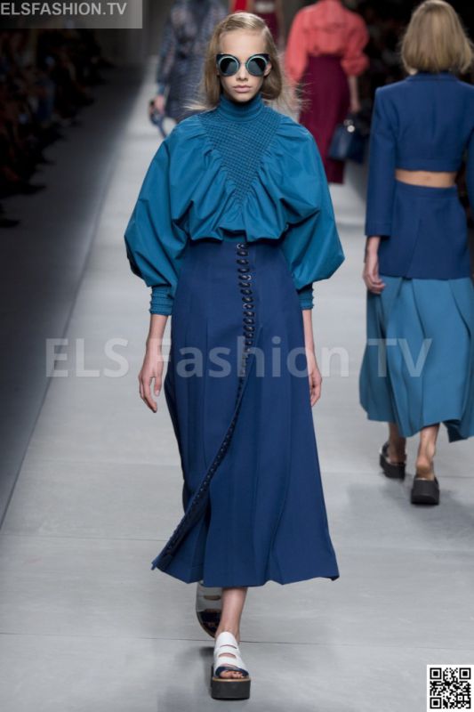 Fendi SS 2016 MFW access to view full gallery. #Fendi #MFW15