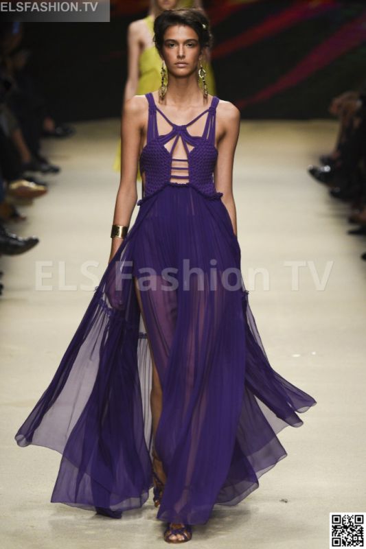 Alberta Ferretti SS 2016 MFW access to view full gallery. #Albertaferretti #MFW15