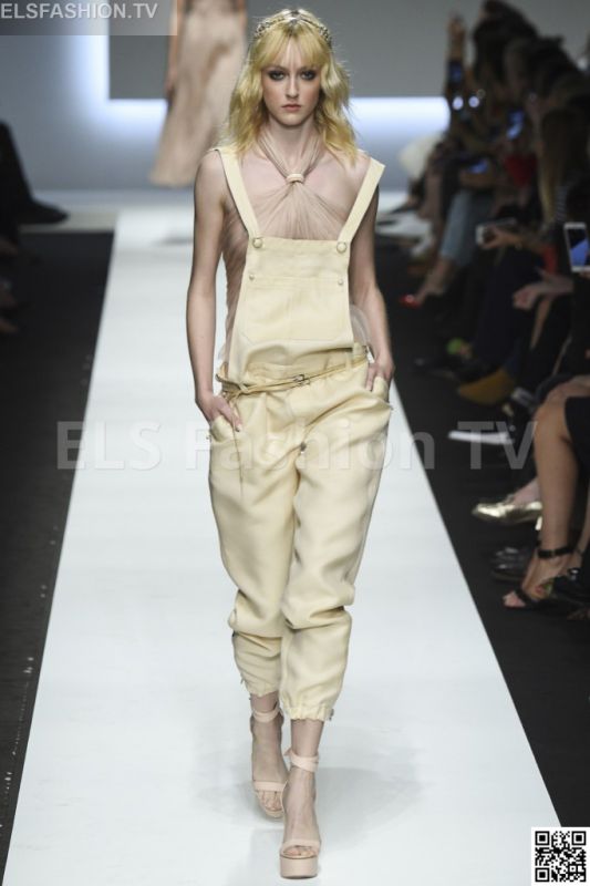 Ermanno Scervino SS 2016 MFW access to view full gallery. #Ermannoscervino #MFW15