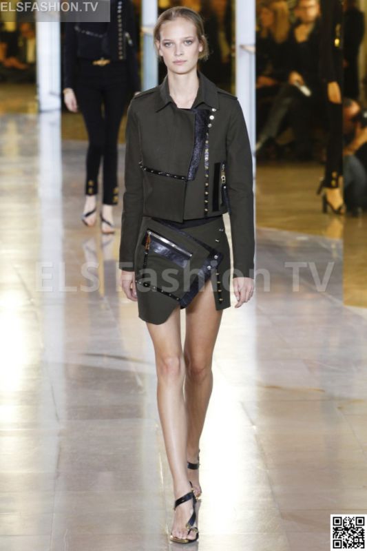 Anthony Vaccarello SS 2016 PFW access to view full gallery. #Anthonyvaccarello #PFW15