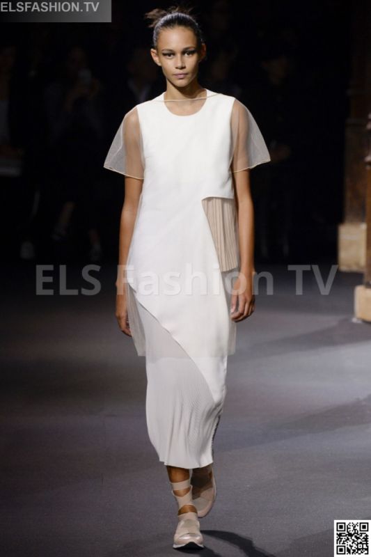Vionnet SS 2016 PFW access to view full gallery. #Vionnet #PFW15