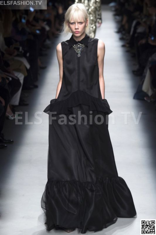 Rochas SS 2016 PFW access to view full gallery. #Rochas #PFW15