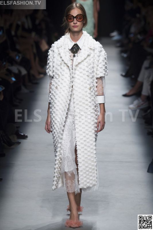 Rochas SS 2016 PFW access to view full gallery. #Rochas #PFW15