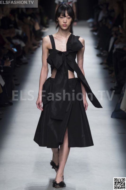 Rochas SS 2016 PFW access to view full gallery. #Rochas #PFW15