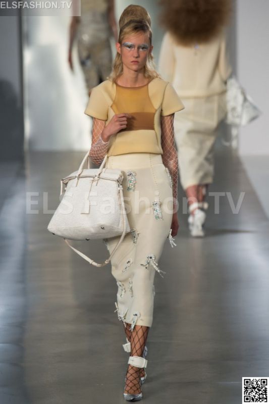 Maison Margiela SS 2016 PFW access to view full gallery. #Maisonmargiela #PFW15