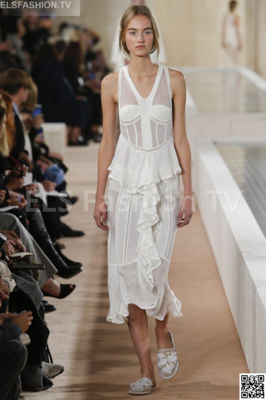 Balenciaga SS 2016 PFW access to view full gallery. #Balenciaga #PFW15