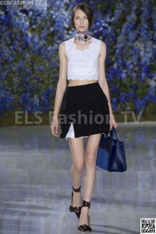 Christian Dior SS 2016 PFW access to view full gallery. #Christiandior #PFW15