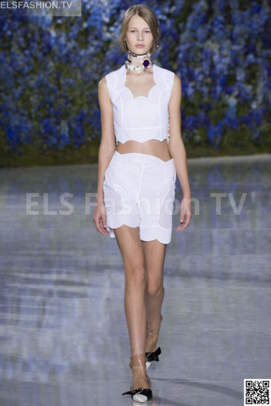 Christian Dior SS 2016 PFW access to view full gallery. #Christiandior #PFW15