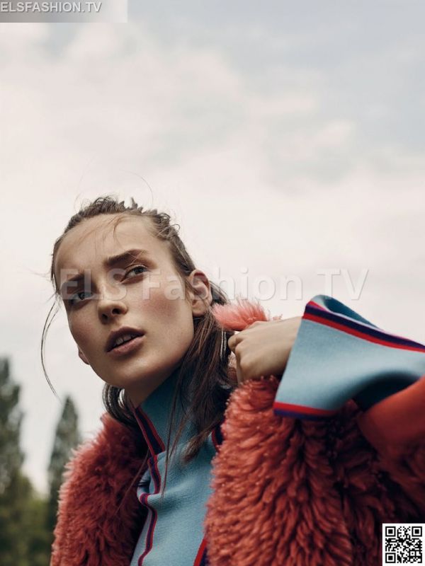 Vogue France August 2015 - Model Julia Bergshoeff