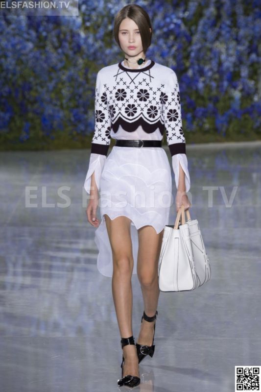 Christian Dior SS 2016 PFW access to view full gallery. #Christiandior #PFW15