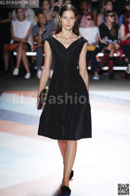 Christian Siriano SS 2017 NYFW access to view full gallery. #ChristianSiriano #NYFW17 Christian Siriano SS 2017 NYFW access to view full gallery. #ChristianSiriano #NYFW17