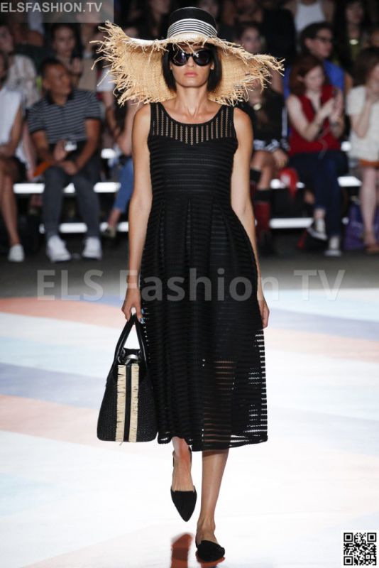 Christian Siriano SS 2017 NYFW access to view full gallery. #ChristianSiriano #NYFW17 Christian Siriano SS 2017 NYFW access to view full gallery. #ChristianSiriano #NYFW17