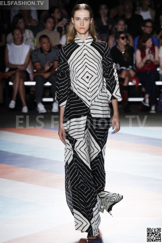 Christian Siriano SS 2017 NYFW access to view full gallery. #ChristianSiriano #NYFW17 Christian Siriano SS 2017 NYFW access to view full gallery. #ChristianSiriano #NYFW17